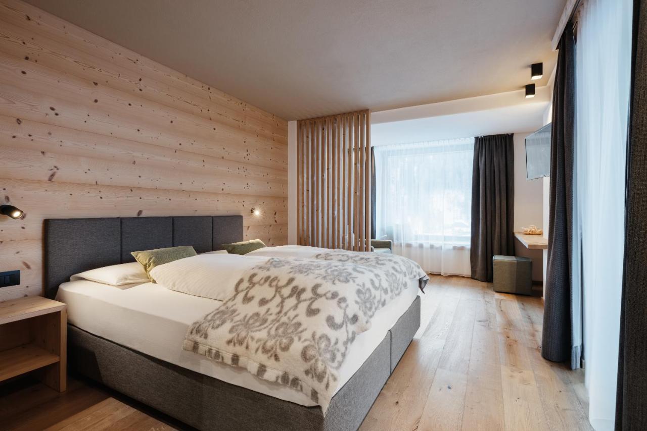 Berghotel Sanvi San Martino in Badia Bagian luar foto