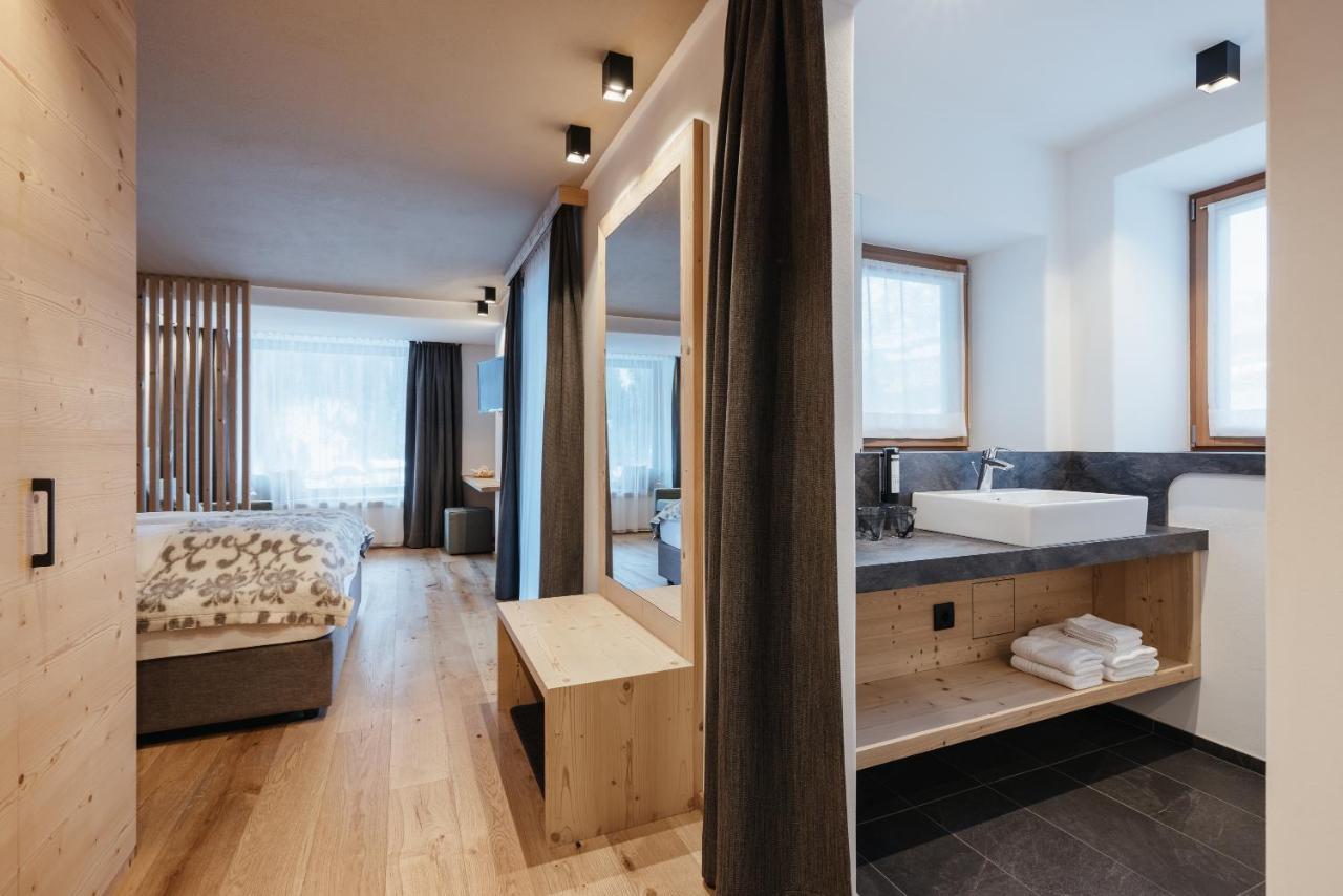 Berghotel Sanvi San Martino in Badia Bagian luar foto