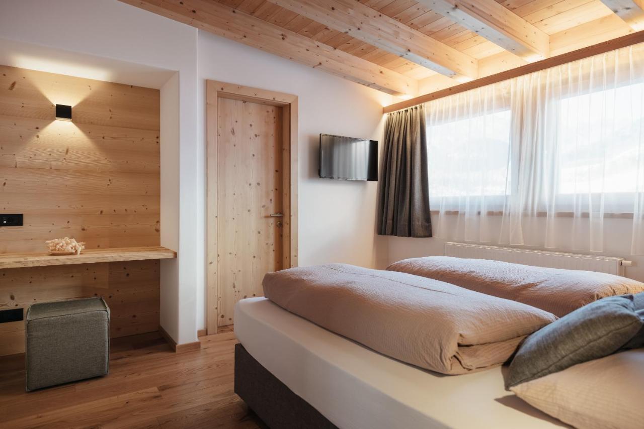 Berghotel Sanvi San Martino in Badia Bagian luar foto
