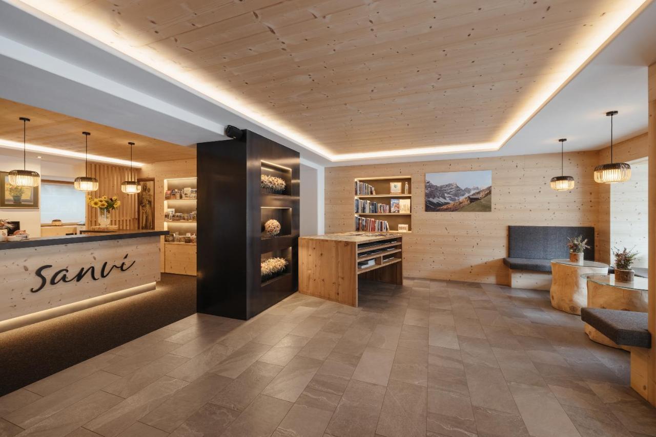 Berghotel Sanvi San Martino in Badia Bagian luar foto
