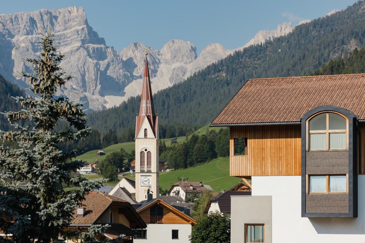 Berghotel Sanvi San Martino in Badia Bagian luar foto