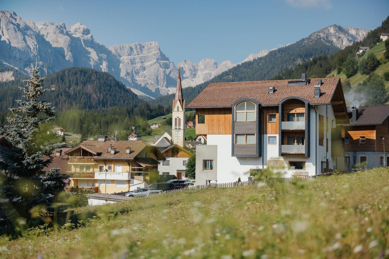 Berghotel Sanvi San Martino in Badia Bagian luar foto