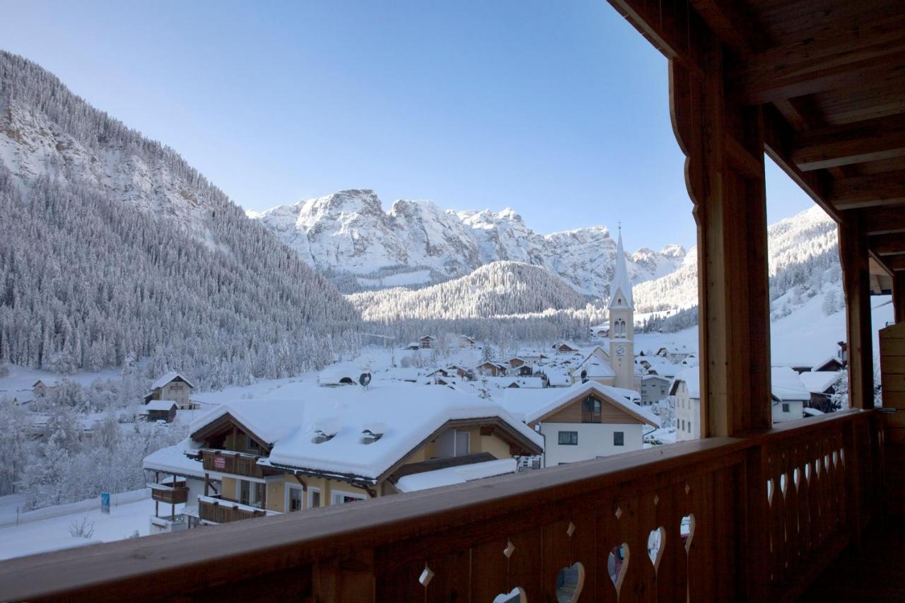 Berghotel Sanvi San Martino in Badia Bagian luar foto